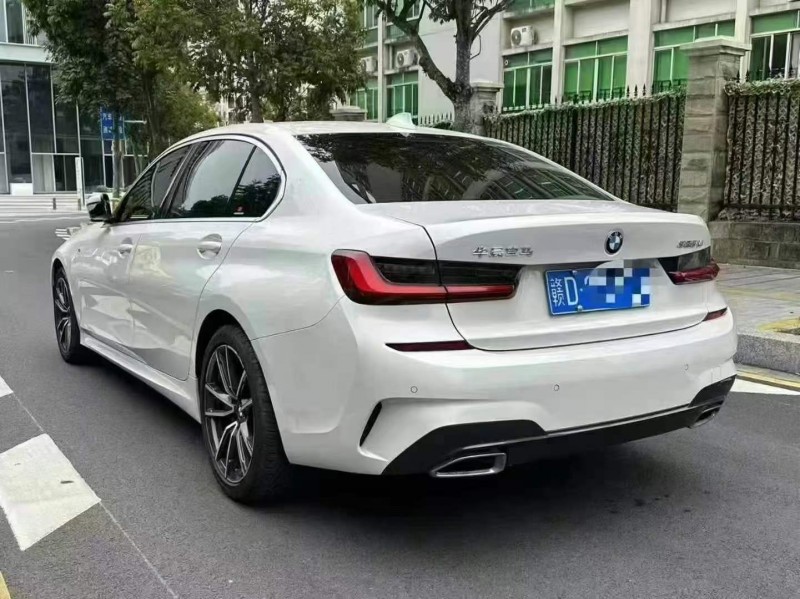 广州22年宝马3系8