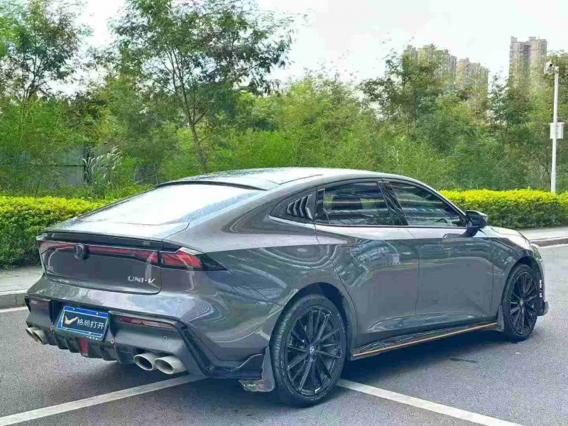 东莞22年长安汽车UNI8