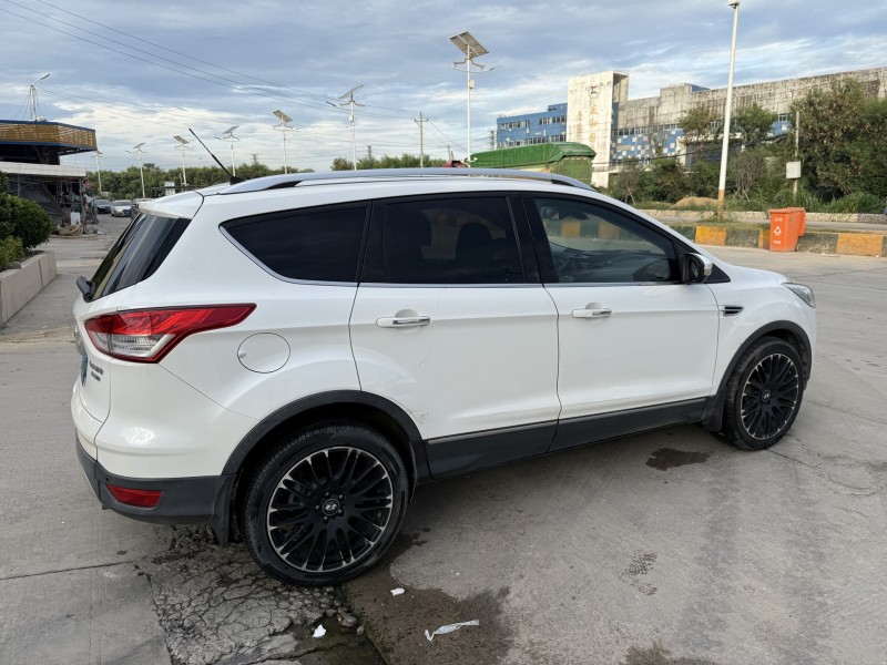 潮州15年福特翼虎8