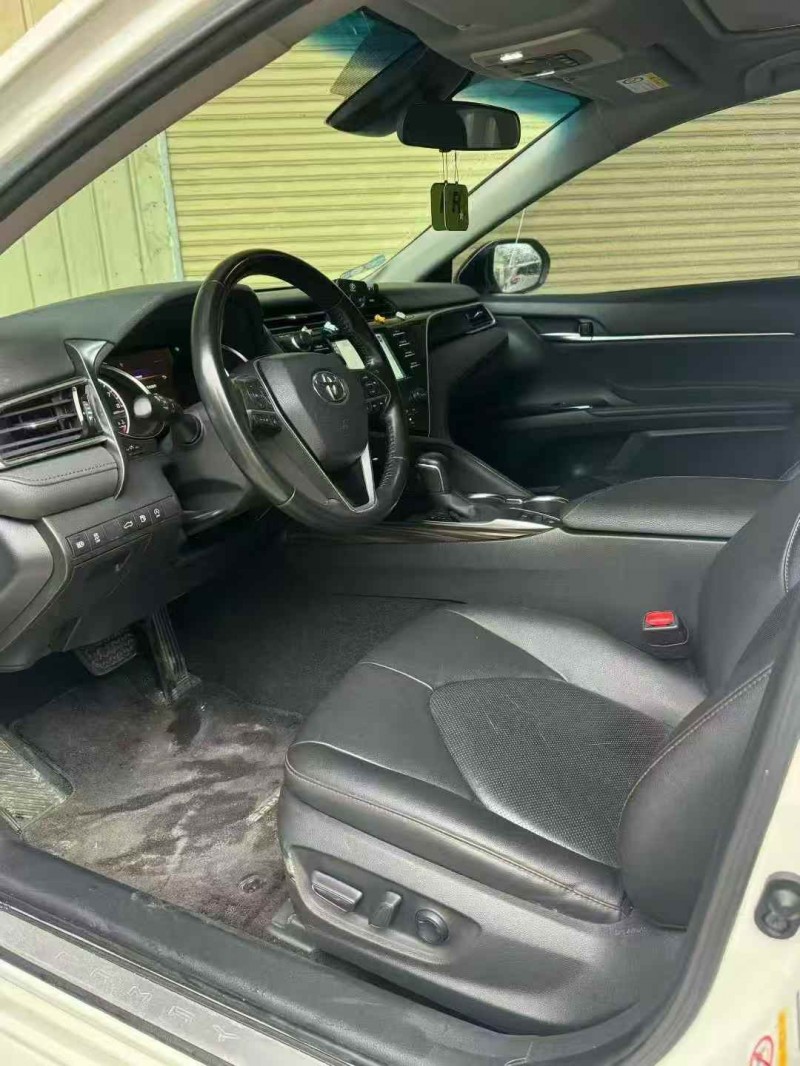 广州18年丰田凯美瑞3