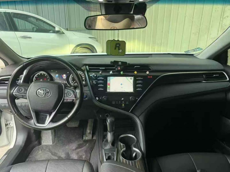 广州18年丰田凯美瑞4