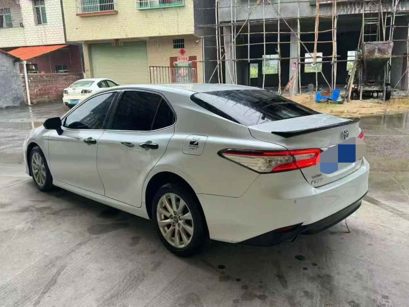 广州18年丰田凯美瑞7