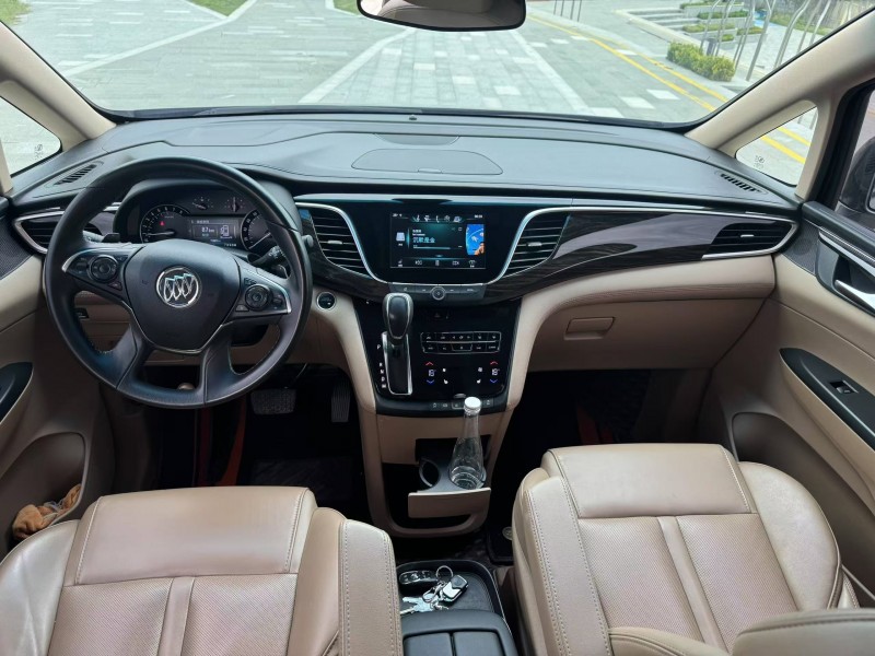 青岛19年别克GL84