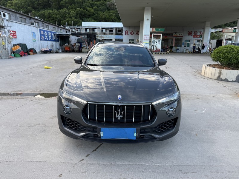 潮州17年玛莎拉蒂Levante1