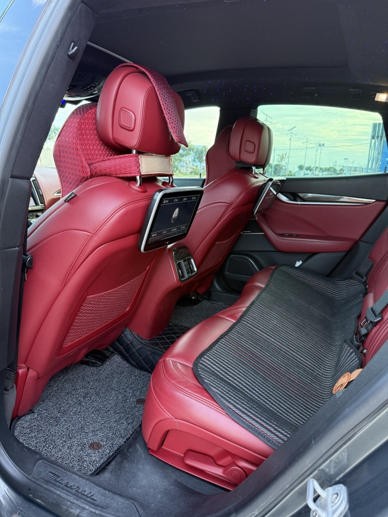 潮州17年玛莎拉蒂Levante4