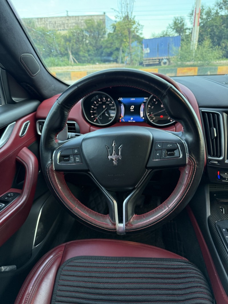 潮州17年玛莎拉蒂Levante6