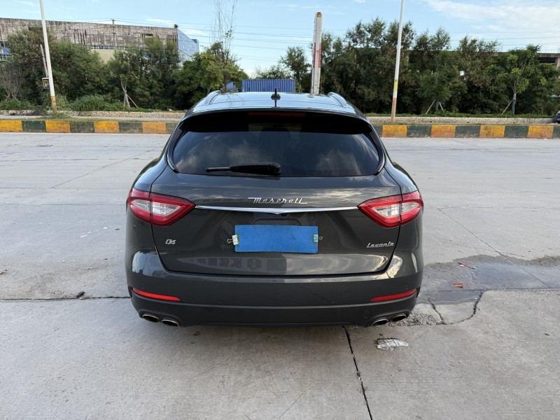 潮州17年玛莎拉蒂Levante9