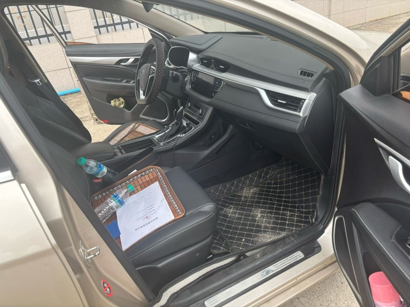 宜春18年吉利帝豪2