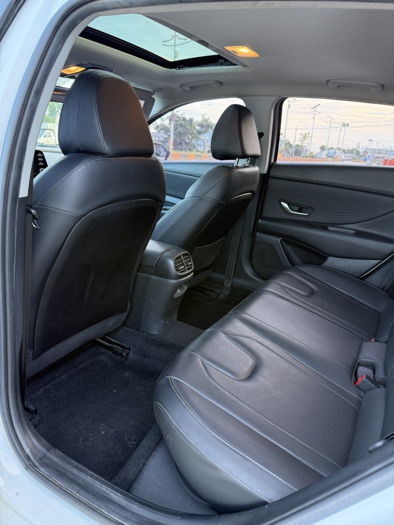 潮州22年现代伊兰特4