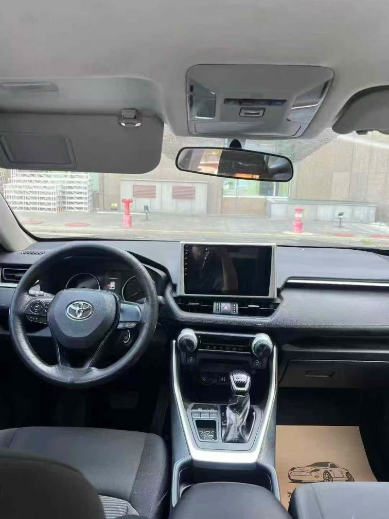 青岛22年丰田威兰达4
