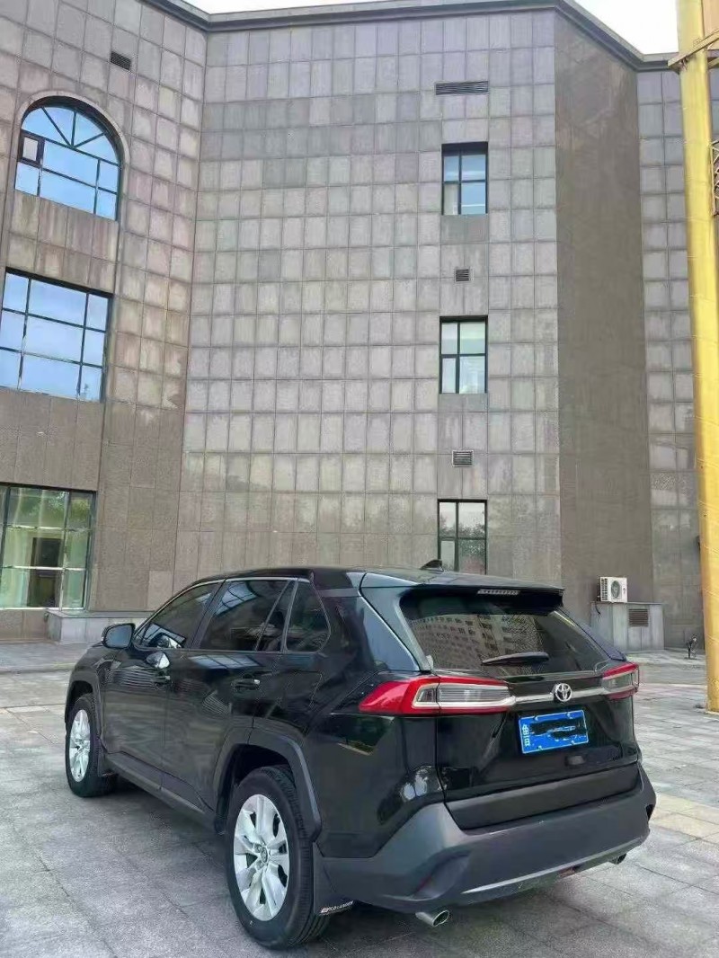 青岛22年丰田威兰达8