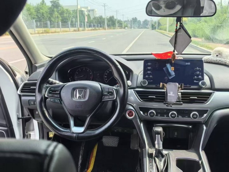 青岛20年本田雅阁6