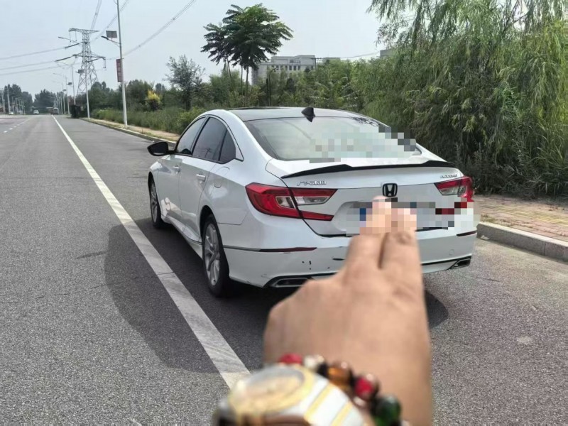 青岛20年本田雅阁7