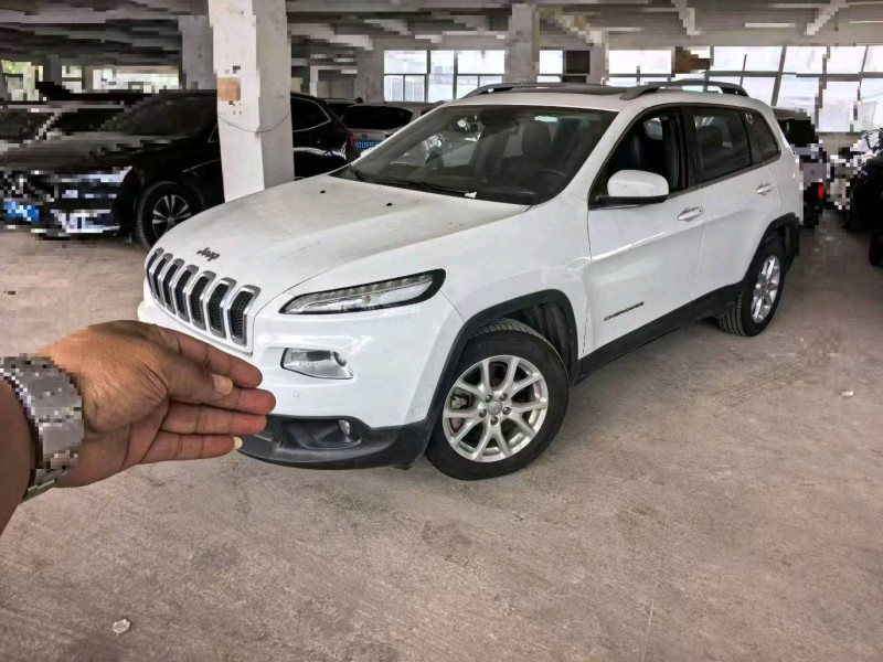 台州17年Jeep自由光1