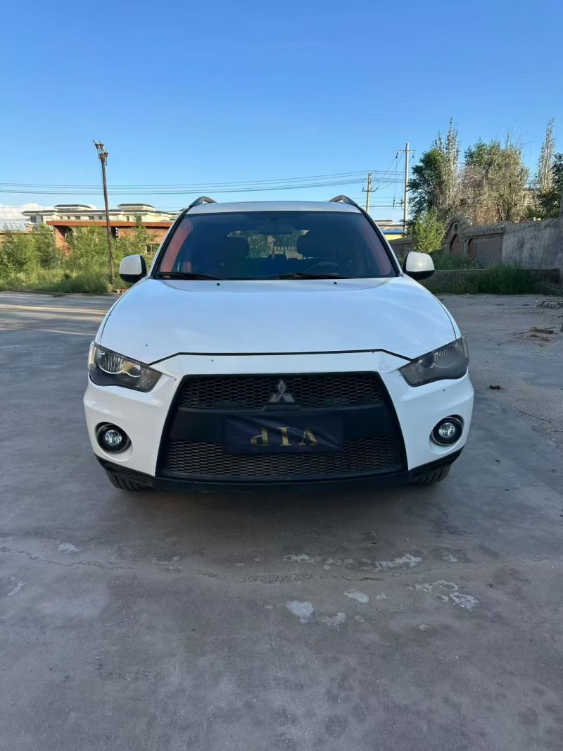 乌海12年三菱欧蓝德1