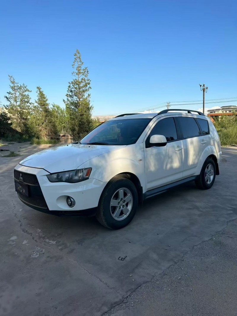 乌海12年三菱欧蓝德2