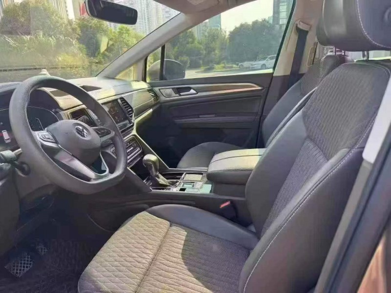 黄石21年大众威然2