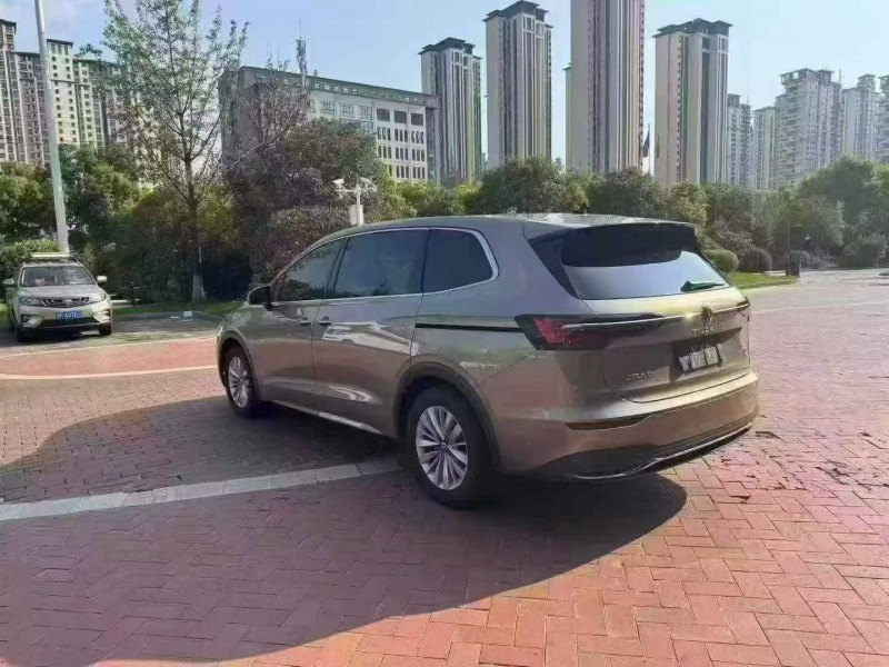 黄石21年大众威然7