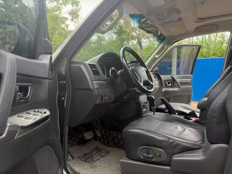 钦州14年三菱帕杰罗3