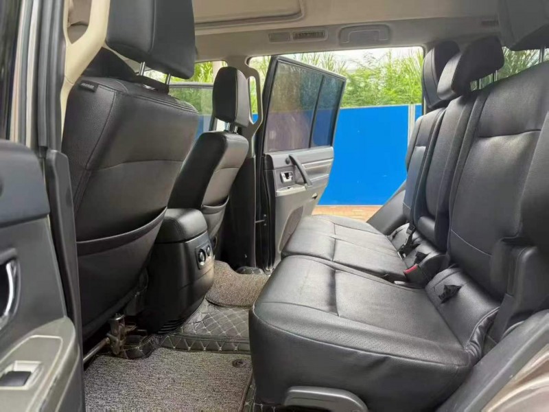 钦州14年三菱帕杰罗4