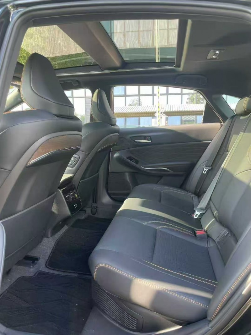 广州25年丰田亚洲龙8