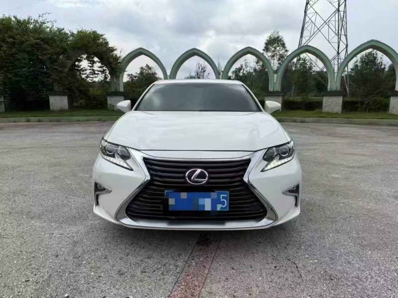 桂林18年雷克萨斯ES1