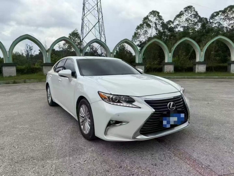 桂林18年雷克萨斯ES3