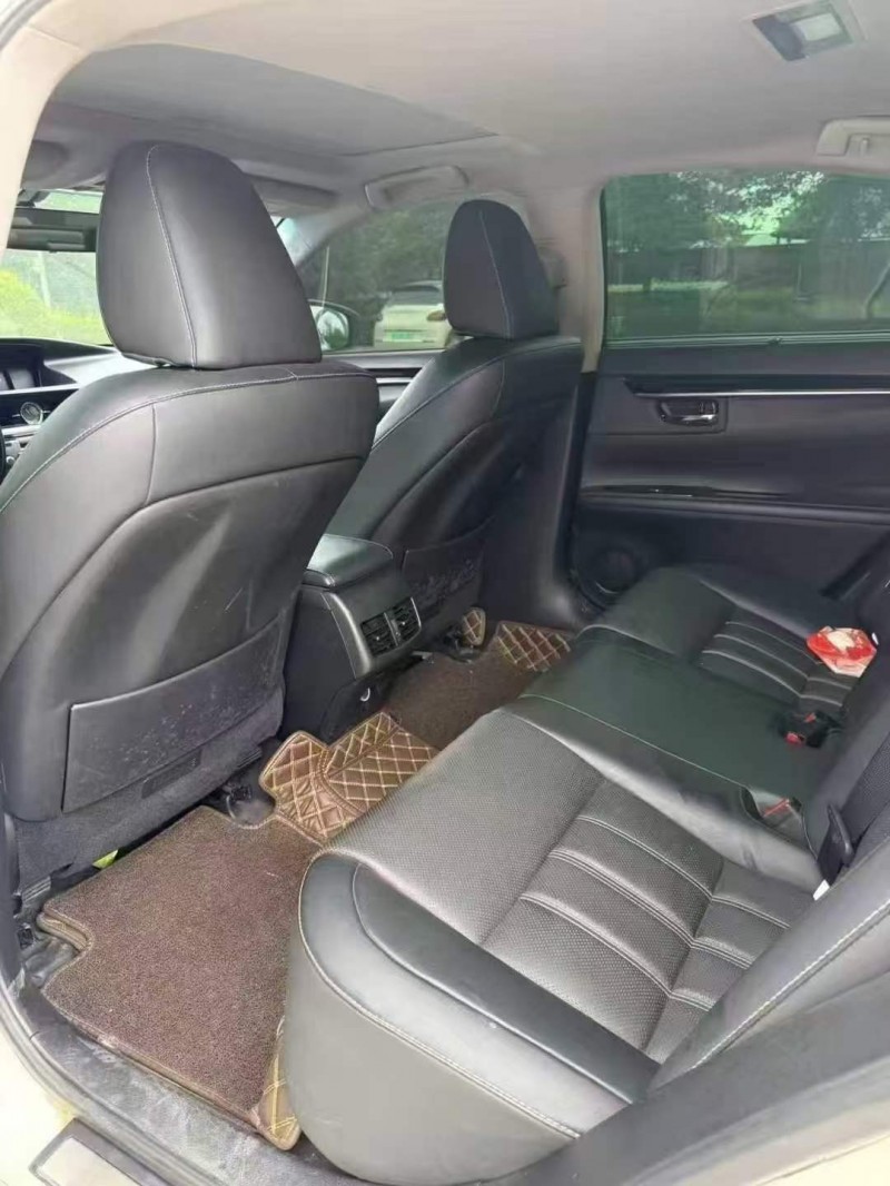 桂林18年雷克萨斯ES8