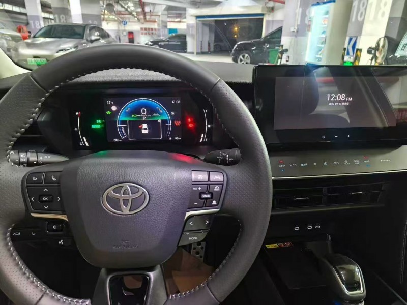 广州25年丰田凯美瑞5