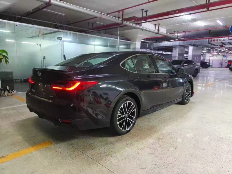 广州25年丰田凯美瑞7