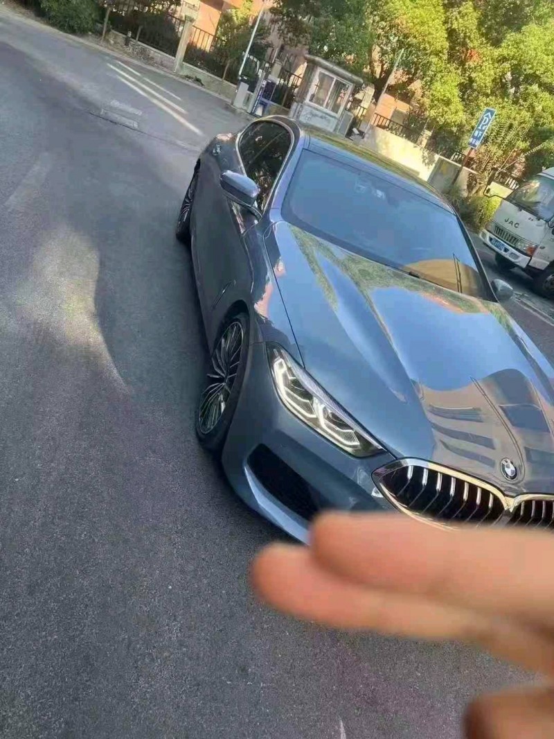 杭州23年宝马8系1