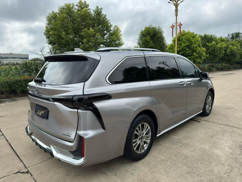 盐城22年丰田塞纳4