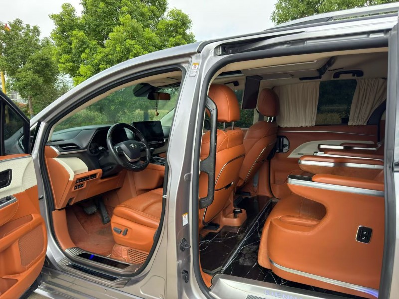 盐城22年丰田塞纳6