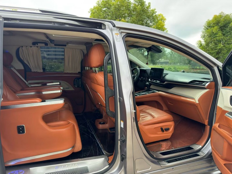 盐城22年丰田塞纳7