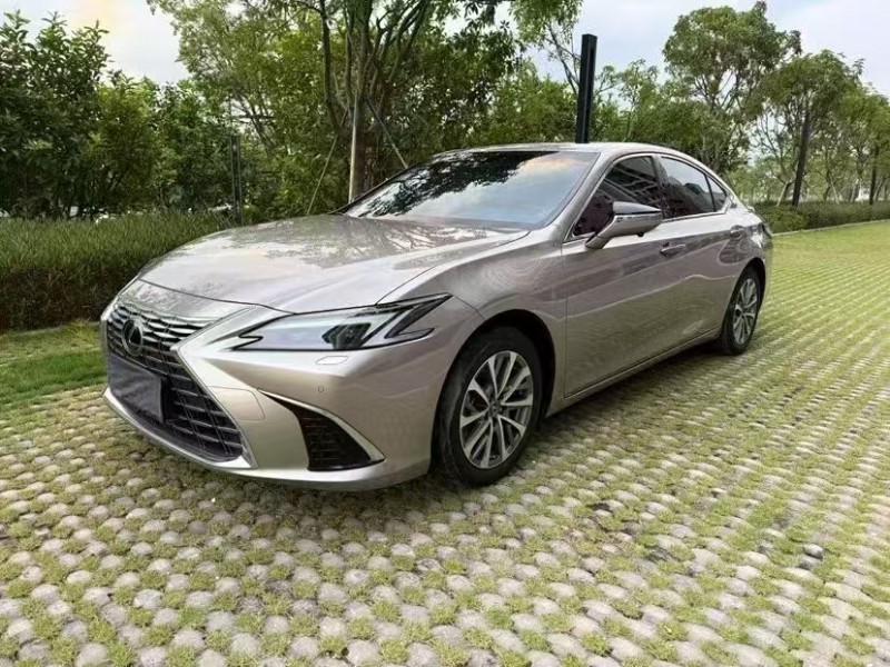 广州25年雷克萨斯ES2