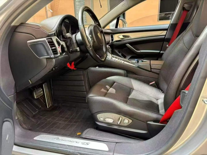 重庆13年保时捷帕拉梅拉5