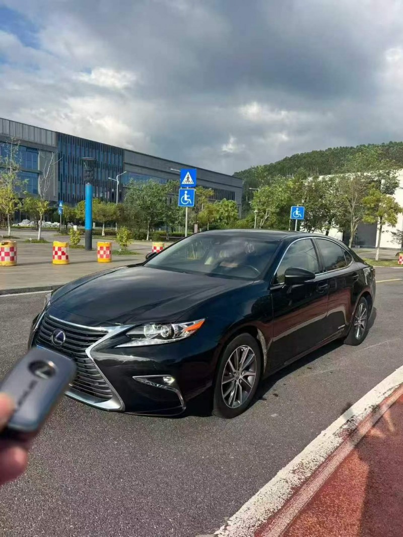 梧州17年雷克萨斯ES3