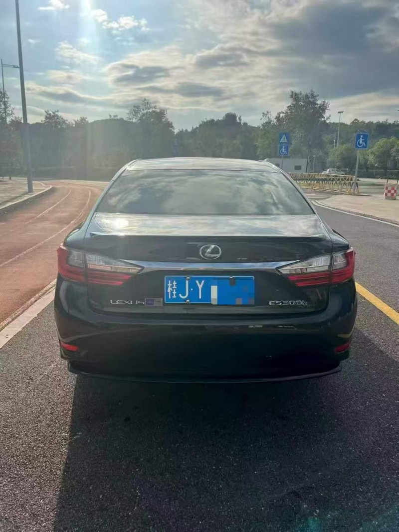 梧州17年雷克萨斯ES9