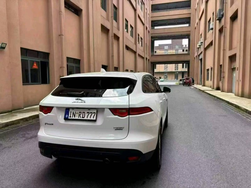 重庆17年捷豹F-PACE8