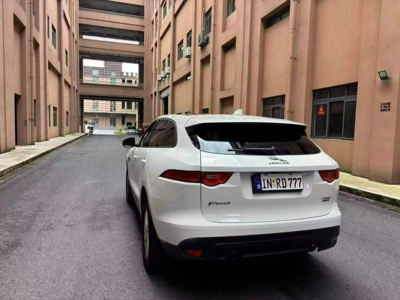 重庆17年捷豹F-PACE9