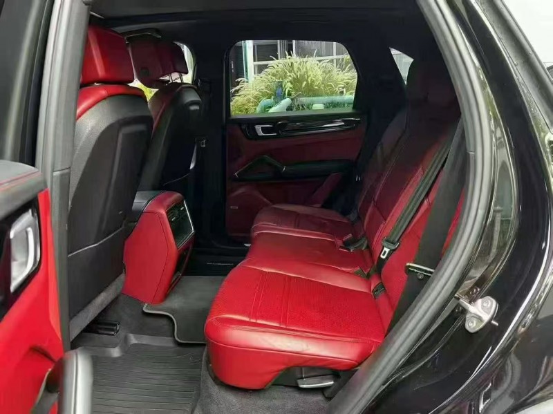 广州19年保时捷卡宴4