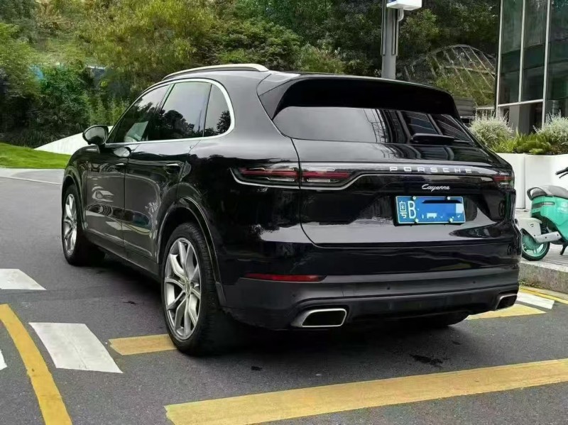 广州19年保时捷卡宴7