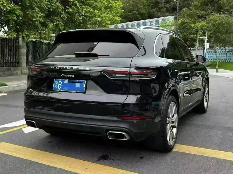 广州19年保时捷卡宴8