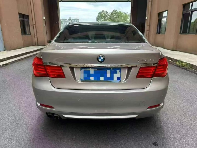 重庆13年宝马7系9