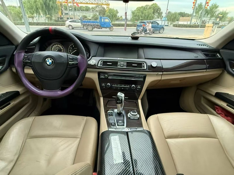 榆林10年宝马7系4