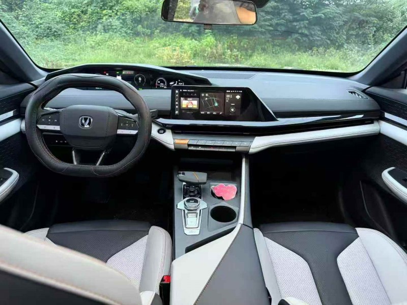 邵阳25年长安汽车UNI4