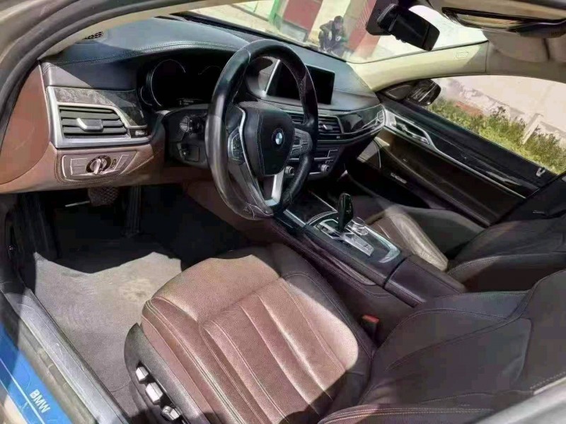 莆田17年宝马7系8