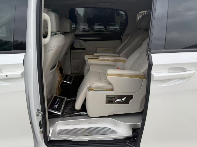 徐州19年别克GL84