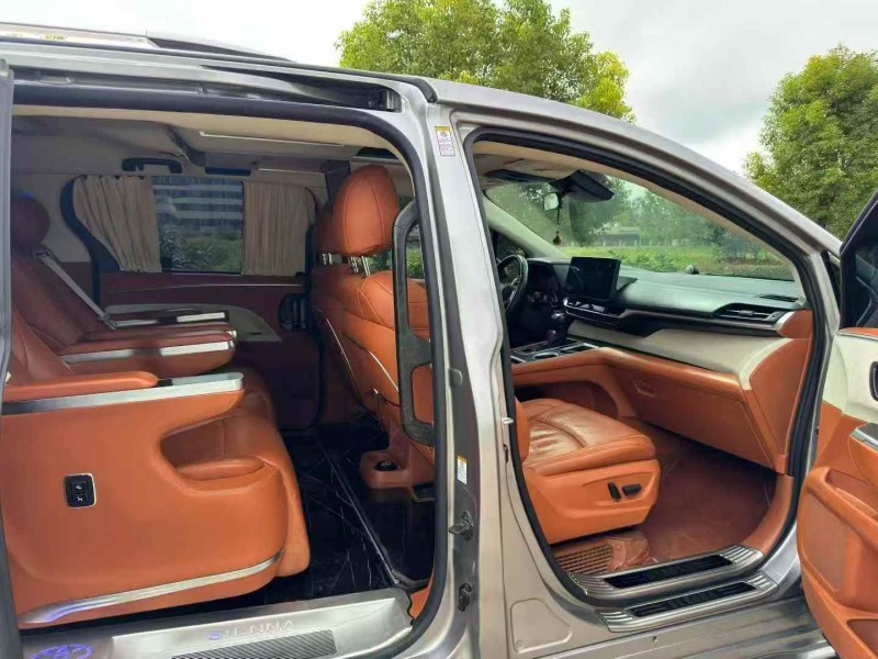 苏州22年丰田塞纳7