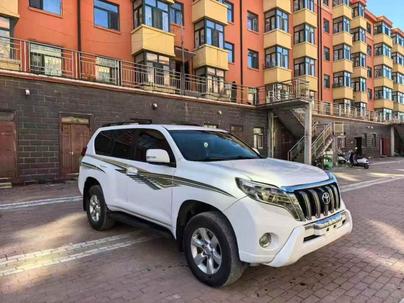 鹤岗13年丰田普拉多3